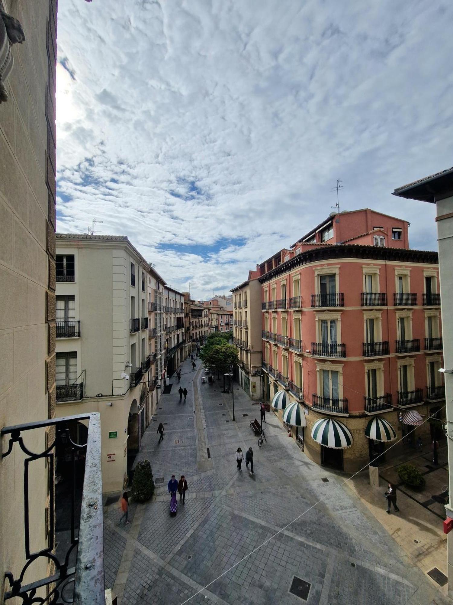 韦斯卡 鲁加卡旅馆酒店 外观 照片
